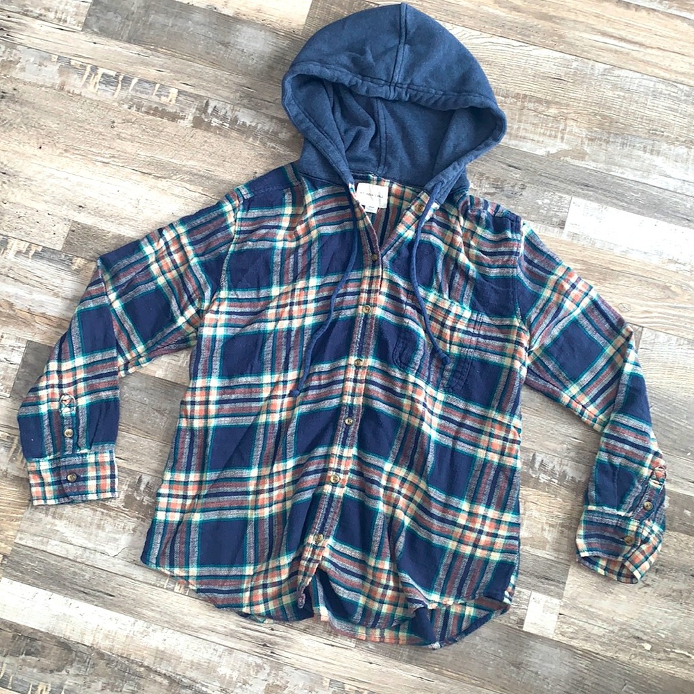 Women’s American Eagle plaid flannel with hood - MEDIUM